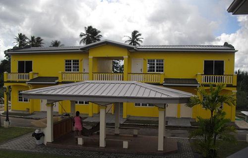 Piarco Village Suites Екстериор снимка