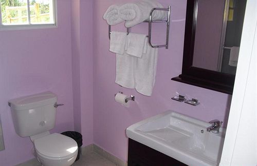 Piarco Village Suites Екстериор снимка