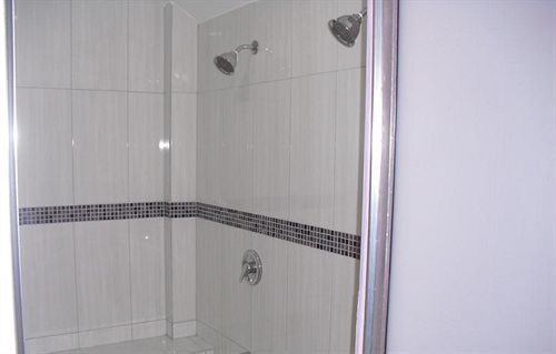 Piarco Village Suites Екстериор снимка