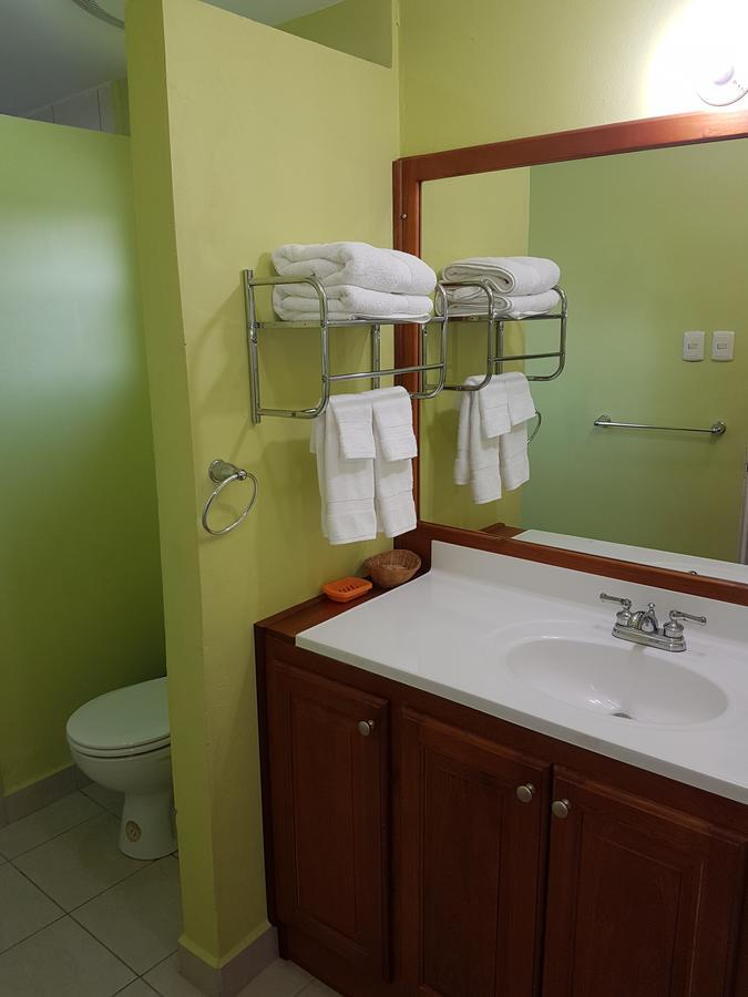 Piarco Village Suites Екстериор снимка