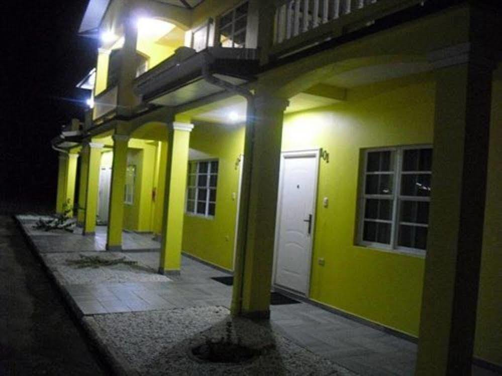Piarco Village Suites Екстериор снимка